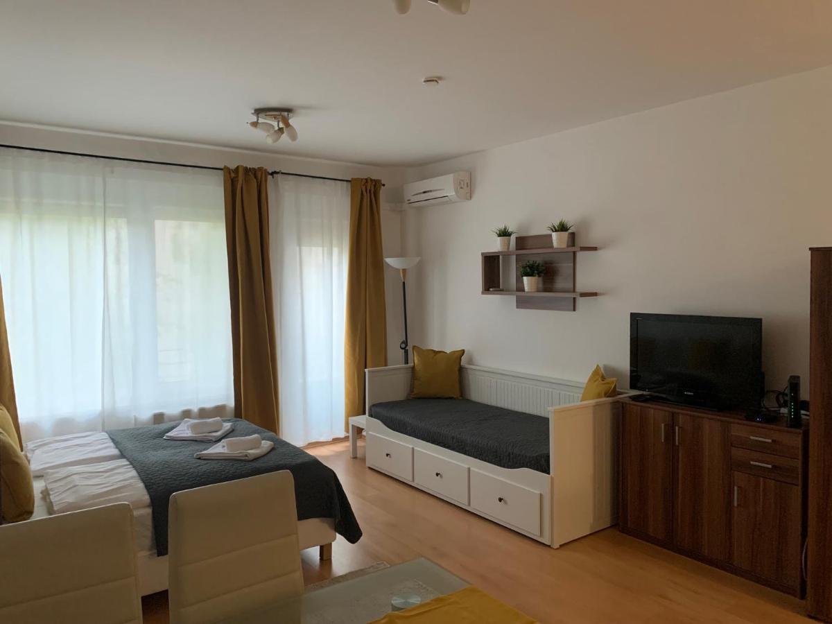 Corvin Fontana Apartament *